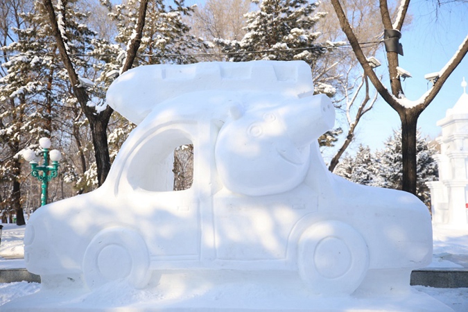 Exposição de esculturas de neve aberta ao público em Harbin