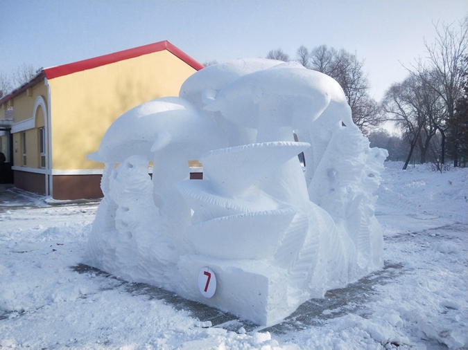 Exposição de esculturas de neve aberta ao público em Harbin