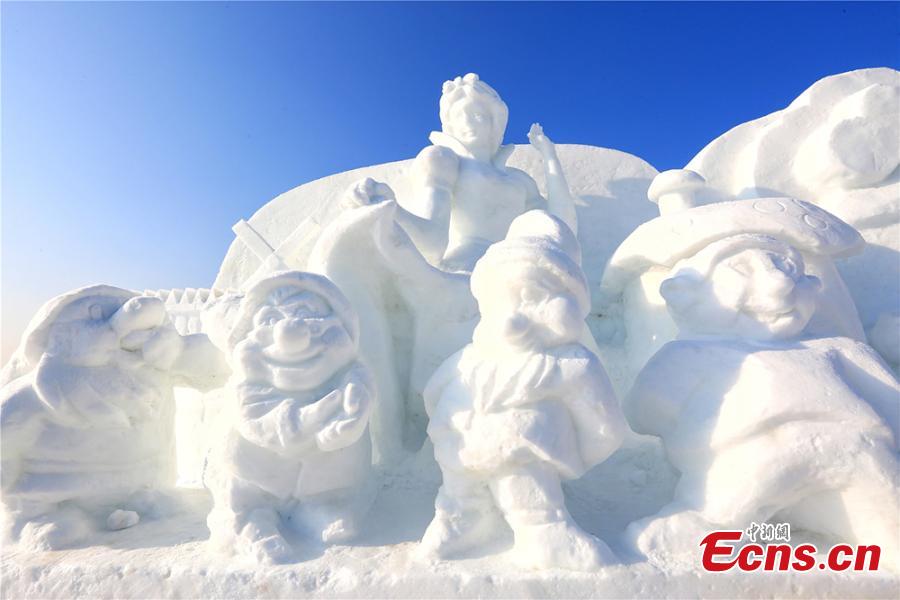 Esculturas de neve atraem visitantes para Xinjiang