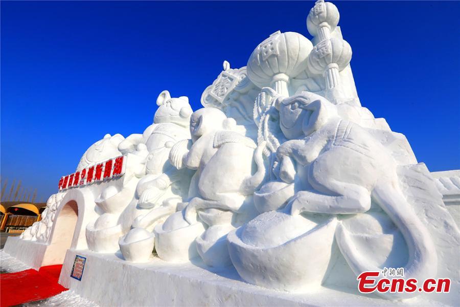 Esculturas de neve atraem visitantes para Xinjiang