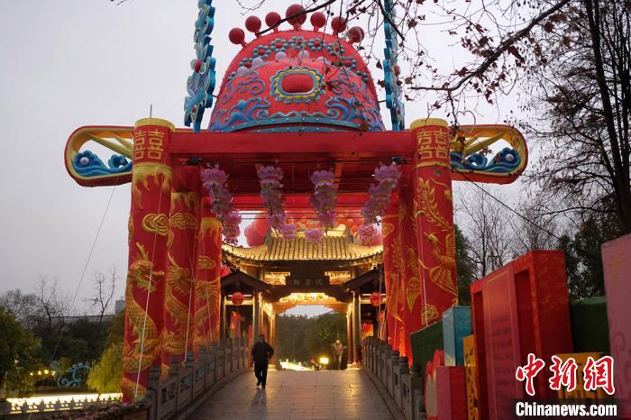 Nanjing: decoração de lanternas comemora Ano Novo Chinês