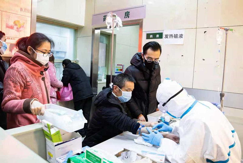 Wuhan: médicos lutam contra coronavírus