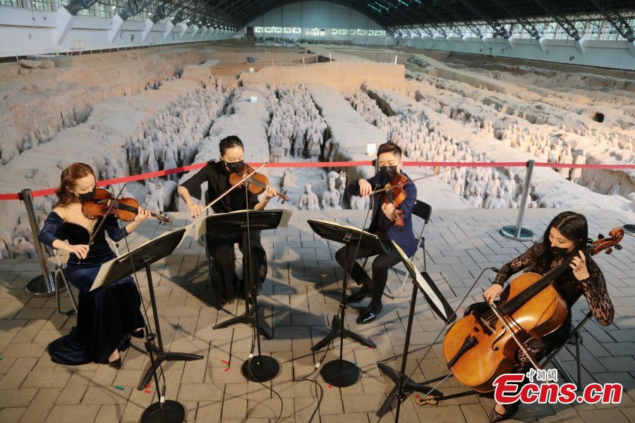 Orquestra de Xi'an transmite concerto em streaming

