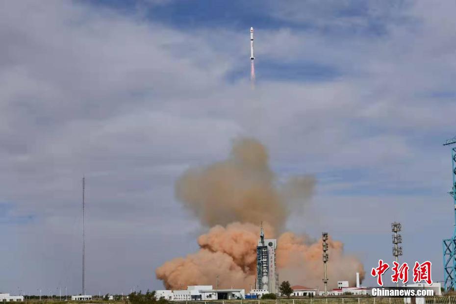 China envia dois satélites para órbita planejada