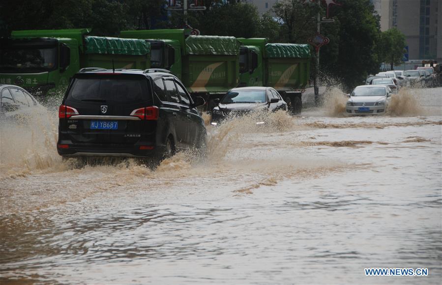 320.000 pessoas afetadas por chuvas torrenciais em Guangxi, na China

