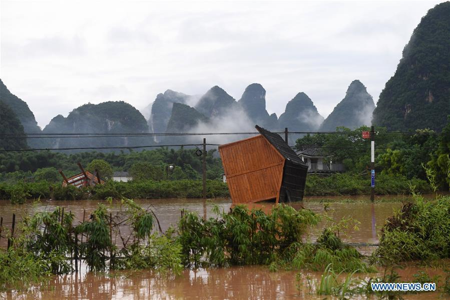 320.000 pessoas afetadas por chuvas torrenciais em Guangxi, na China

