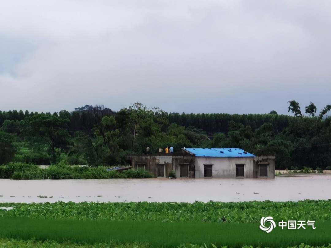 Chuvas torrenciais atingem sudoeste da China