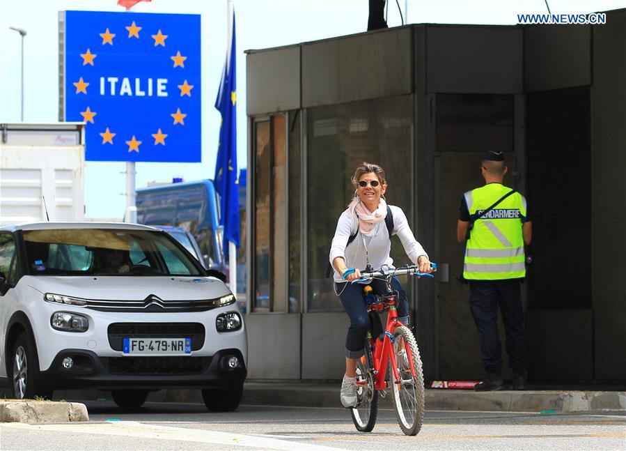 Viajantes europeus da área Schengen capazes de entrar no território francês sem restrições