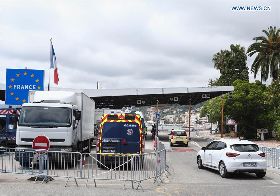 Viajantes europeus da área Schengen capazes de entrar no território francês sem restrições