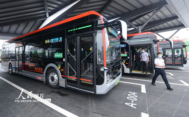 Henan testa ônibus de condução automática