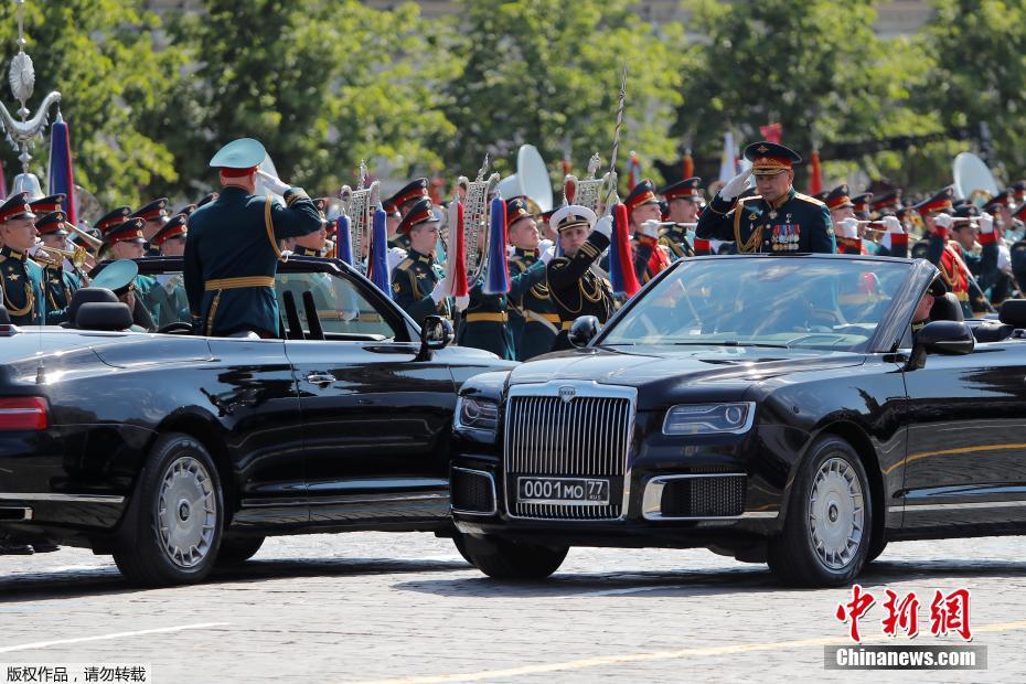 Rússia realiza parada militar em homenagem do 75º aniversário da vitória da guerra patriótica

