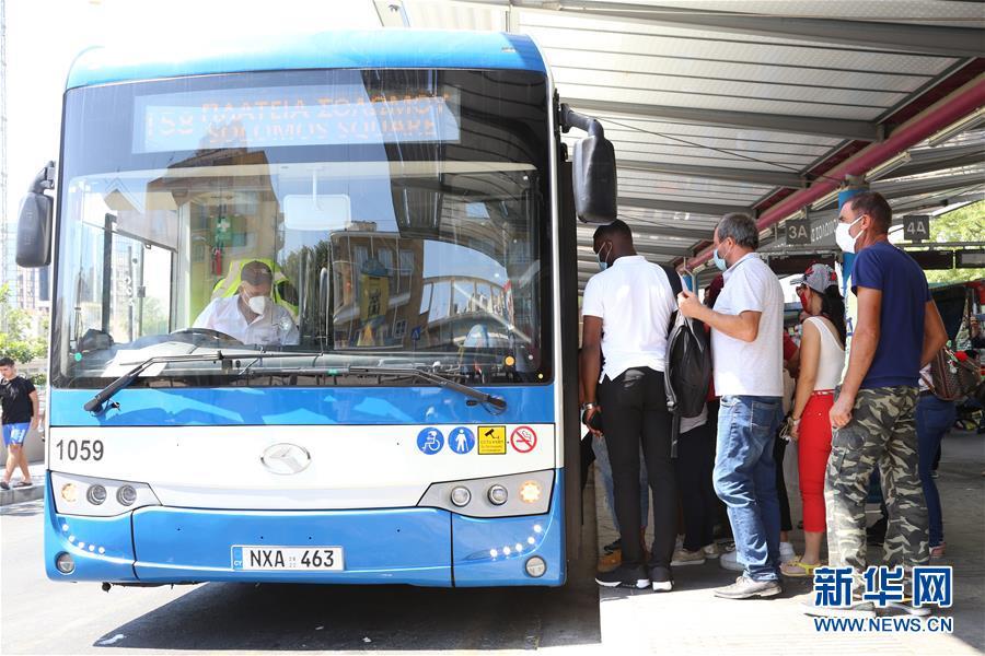 155 ônibus anti-epidemia da China incluídos no sistema de transporte público do Chipre