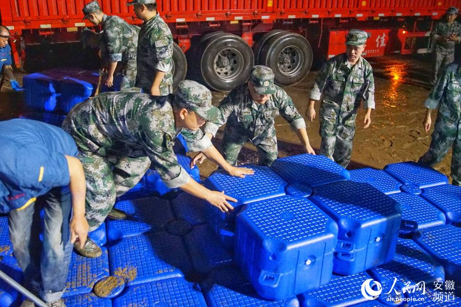 Província de Anhui constrói pontes flutuantes improvisadas em tempo recorde para garantir realização do vestibular chinês