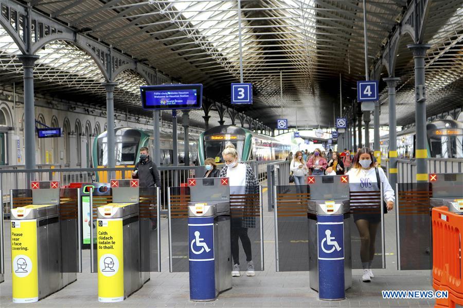 Uso de máscara em transporte público se torna obrigatório na Irlanda