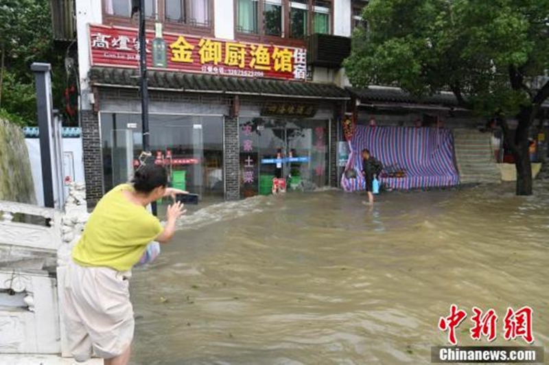 Anhui: templo em Chaohu destruído pelas cheias