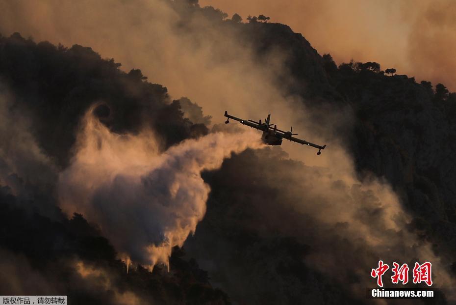 Ocorrem 57 incêndios florestais em 24 horas na Grécia