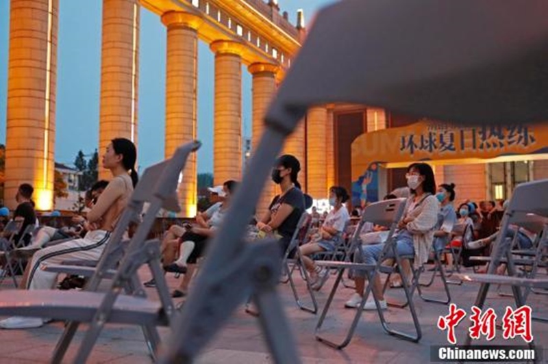 Festival Internacional de Cinema de Shanghai exibe filmes ao ar livre