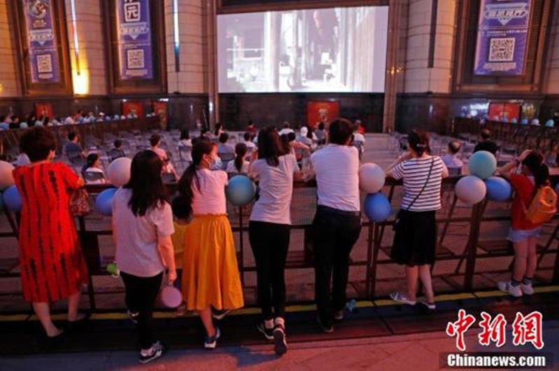 Festival Internacional de Cinema de Shanghai exibe filmes ao ar livre