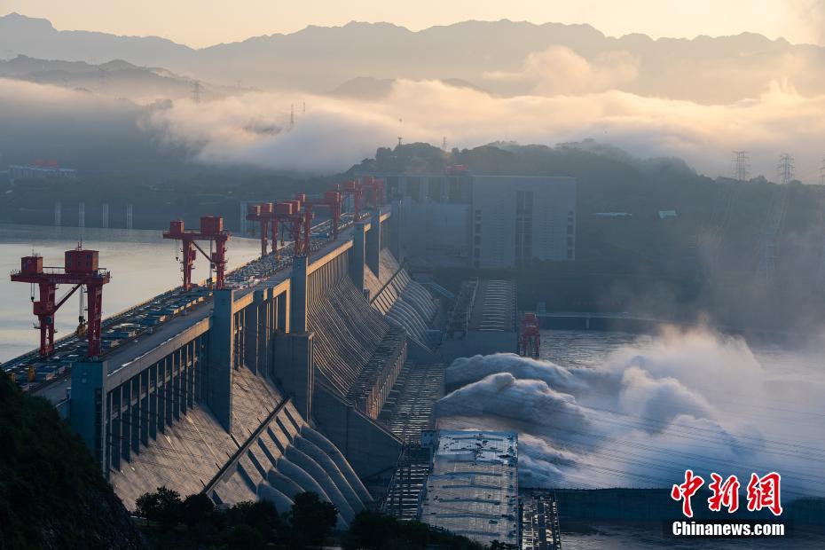 Represa das Três Gargantas atenua 3ª cheia do rio Yangtze