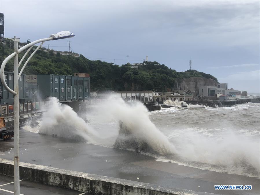 Tufão Hagupit atinge província chinesa de Zhejiang

