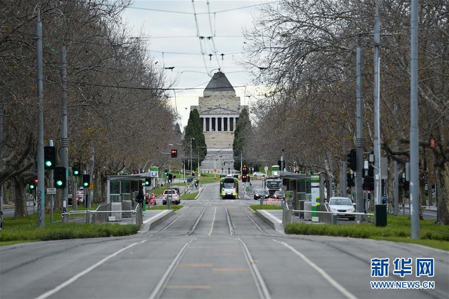 Cidade australiana de Melbourne fica em silêncio sob quarentena de COVID-19