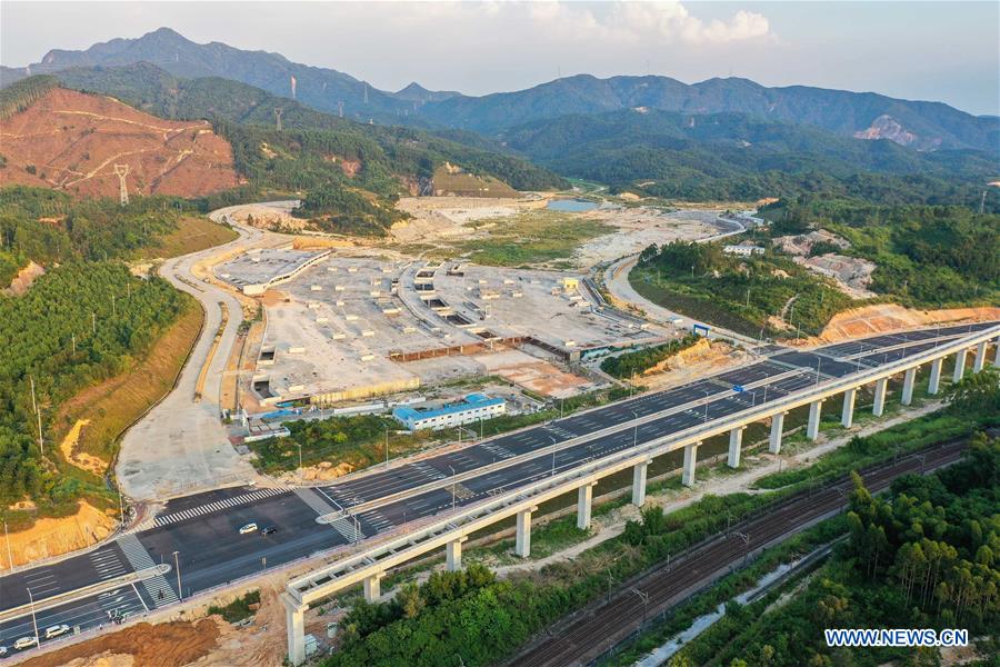 Ferrovia maglev de velocidade média-baixa em construção na cidade de Qingyuan, Guangdong 