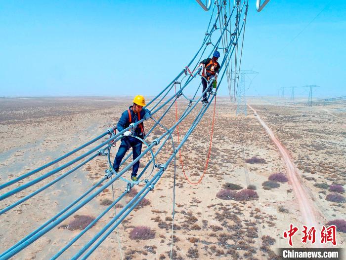 Xinjiang constrói a maior rede de eletricidade de nível provincial da China