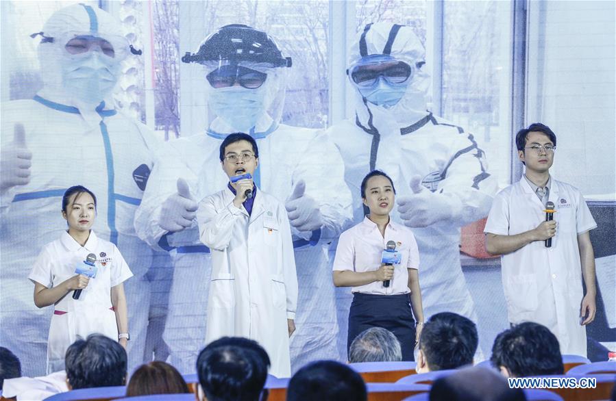 Evento realizado em Beijing celebra Dia do Médico