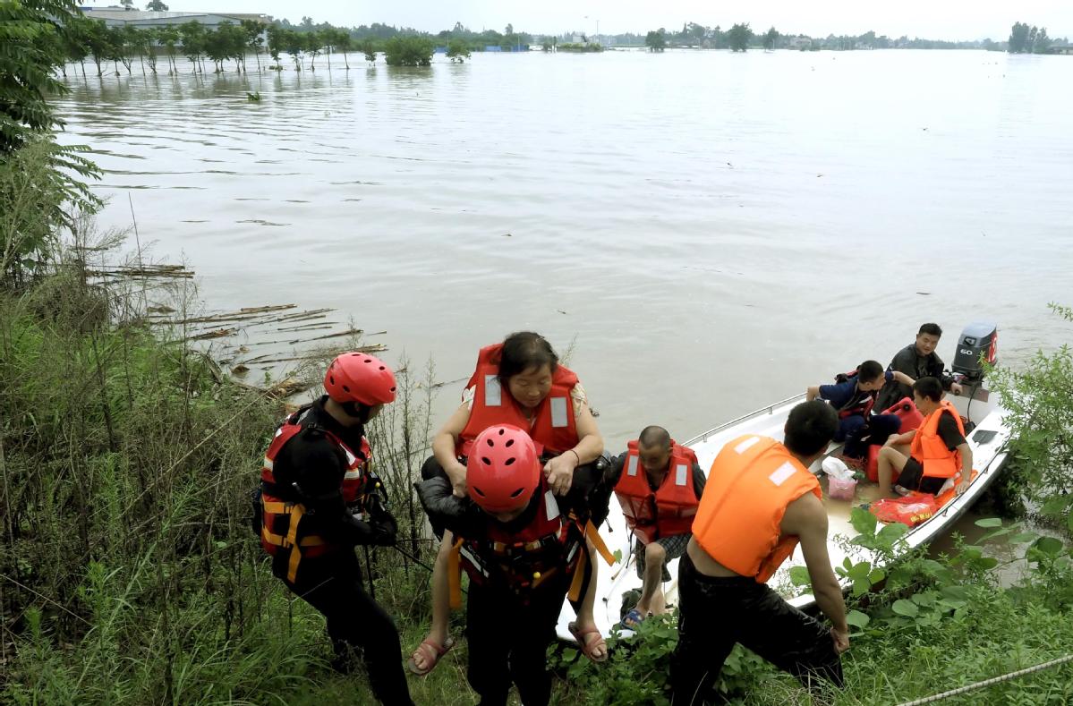 Buda Gigante de Leshan inundado pelas cheias