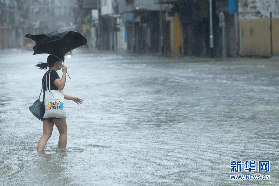 Macau emite sinal de tufão nº 10 e alerta vermelho para tempestade