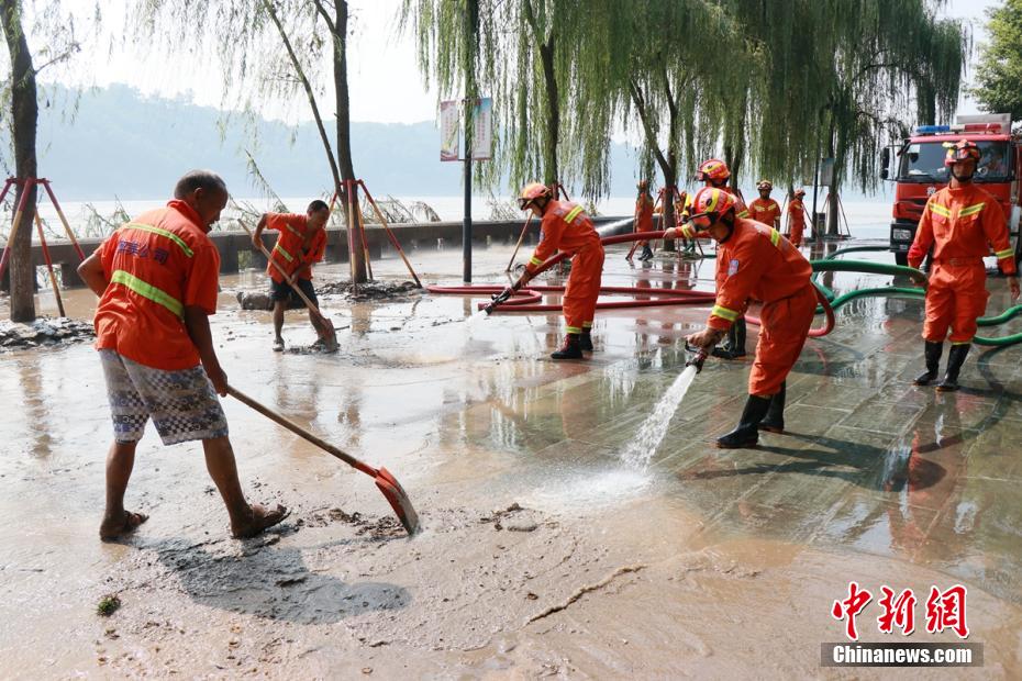 Hunan, Guizhou e outras quatro províncias aumentam assistência de resgate contra inundações em Sichuan 