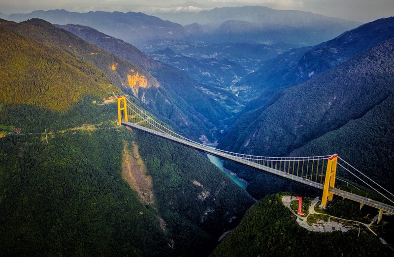 Ponte Siduhe sobre Autoestrada Shanghai-Chongqing em Hubei 