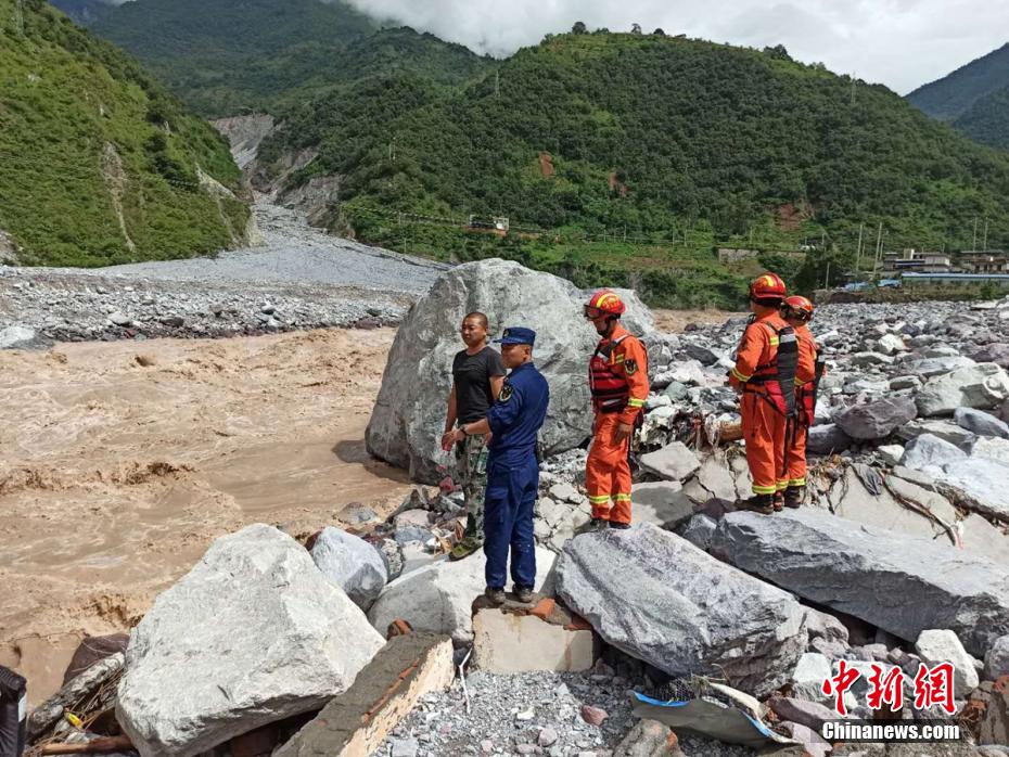 Sichuan：Resgate para desastre de deslizamento de lama em Ganluo