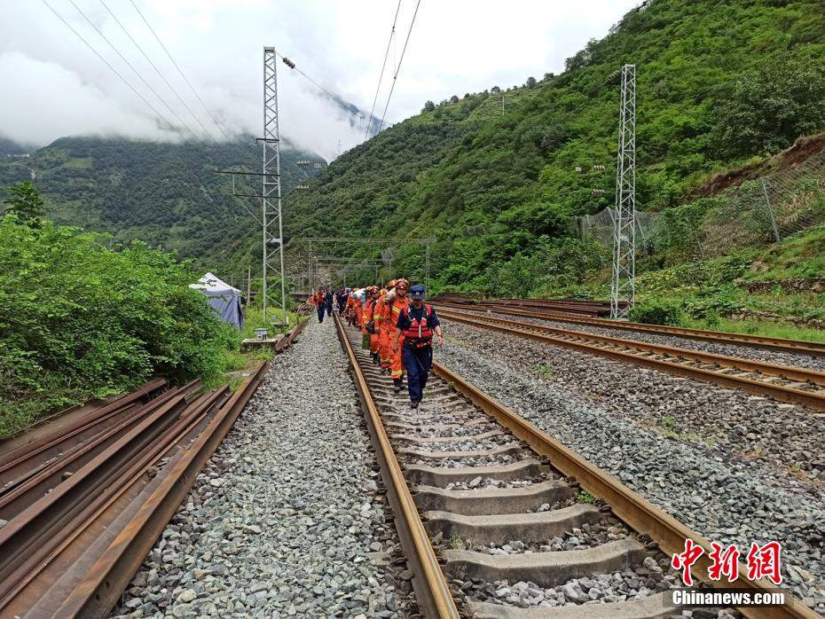 Sichuan：Resgate para desastre de deslizamento de lama em Ganluo