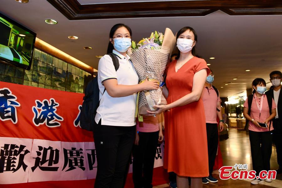 Equipes do continente chinês chegam a HK para ajudar na luta contra a epidemia