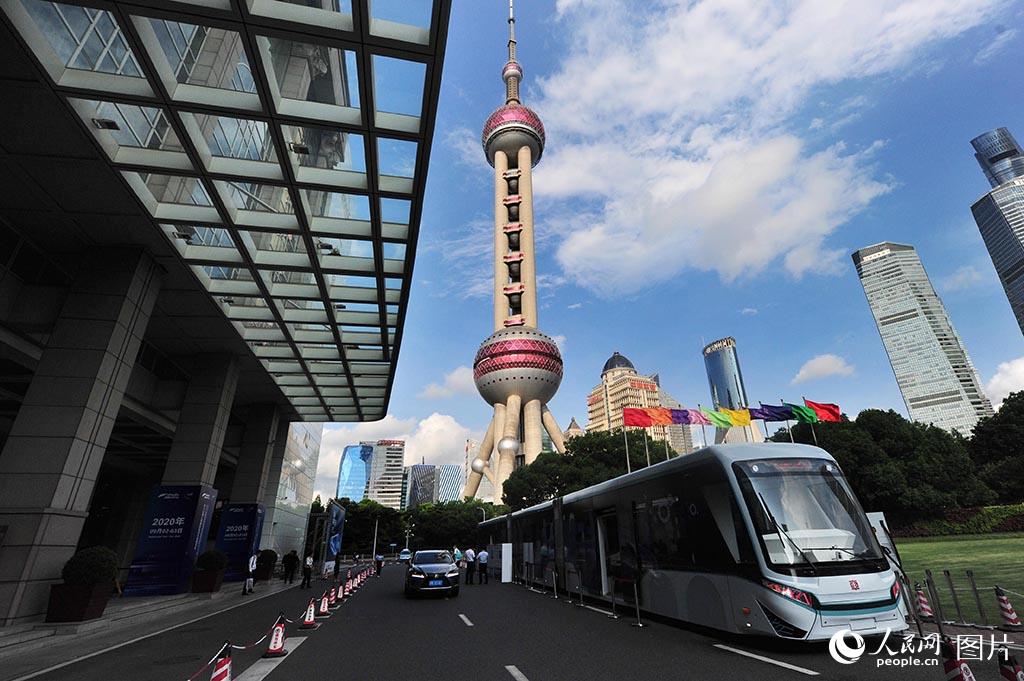 Shanghai lança primeiro “ônibus digital”