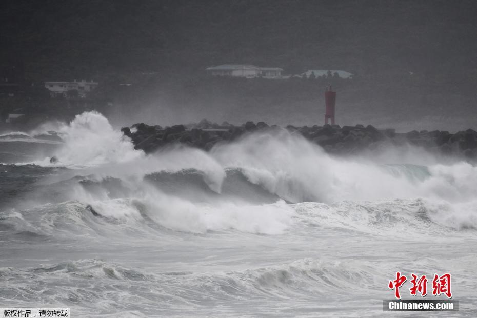 Japão se prepara para tufão Haishen, com 1,8 milhão de pessoas ordenadas a evacuarem