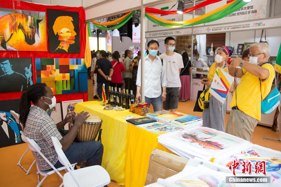 Área de exposição de serviços culturais da CIFTIS atrai visitantes