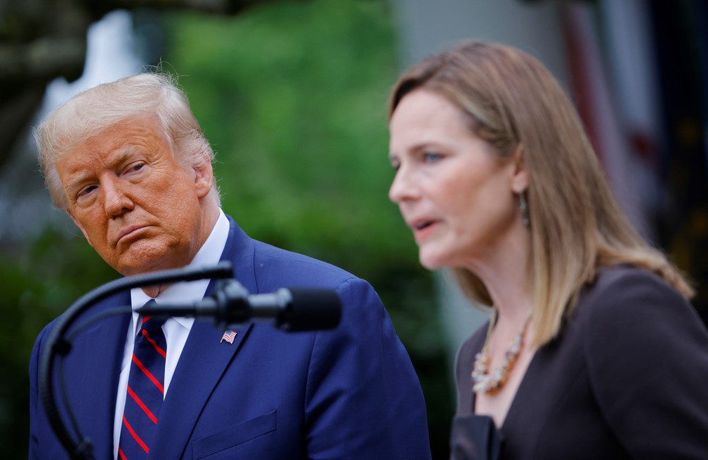 Trump nomeia juíza conservadora Amy Coney Barrett para Suprema Corte dos EUA