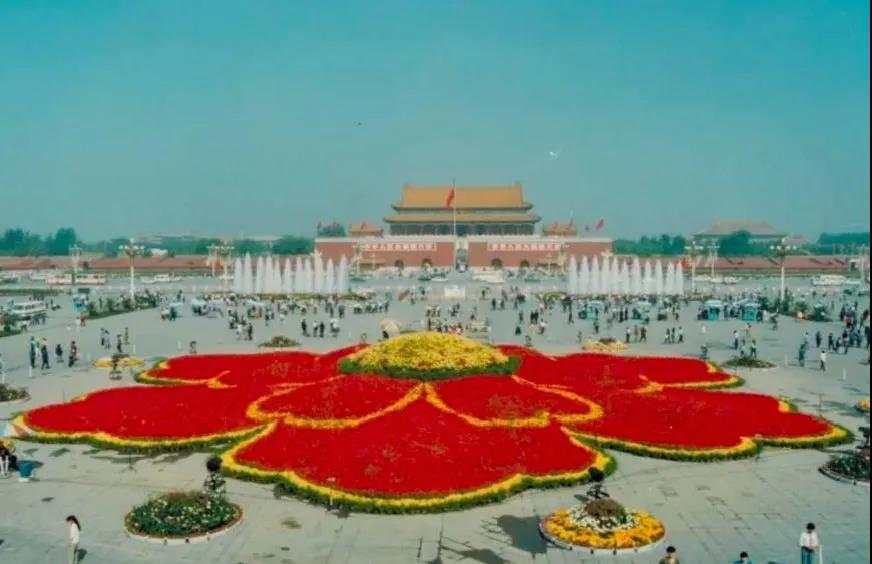 Galeria: arranjo floral do Dia Nacional de 1986-2020
