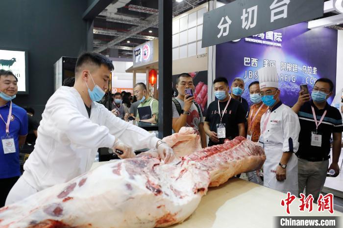 Exposição de alimentos em Shanghai atrai a participação dos conglomerados de 23 países e regiões 