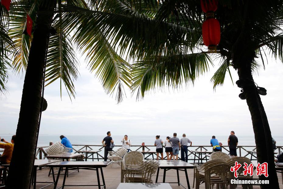 Sanya fecha pontos turísticos e escolas por tufão Nangka