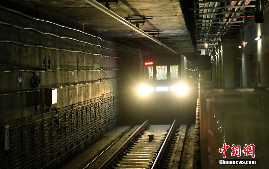 Galeria: Primeira linha de metrô totalmente automática da China