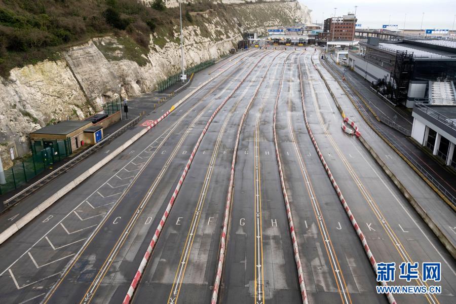 Reino Unido fecha acordo com França para permitir que caminhões cruzem fronteira na quarta-feira