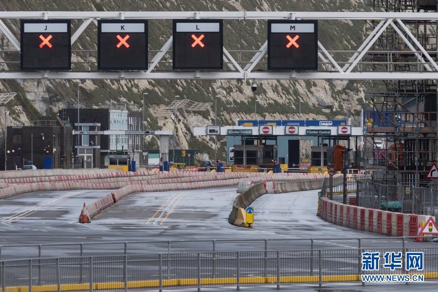 Reino Unido fecha acordo com França para permitir que caminhões cruzem fronteira na quarta-feira