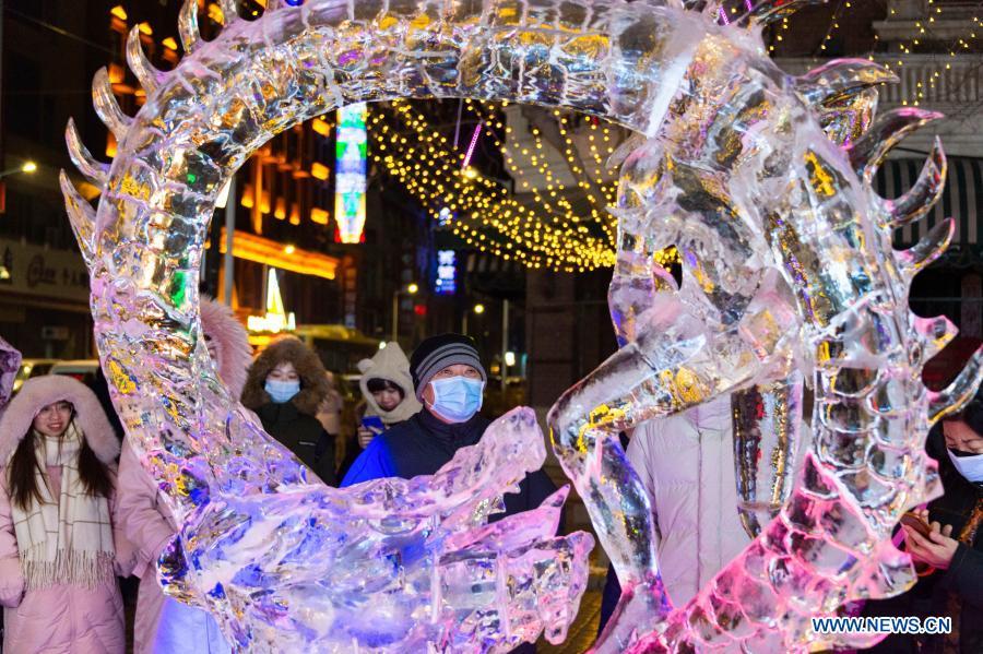 Harbin atrai turistas ao fazer o melhor uso do gelo no inverno