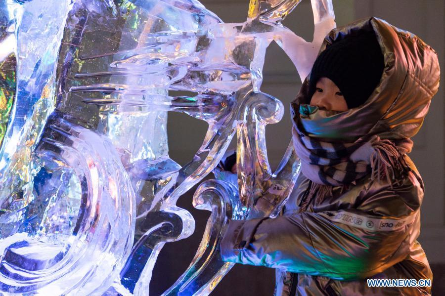 Harbin atrai turistas ao fazer o melhor uso do gelo no inverno