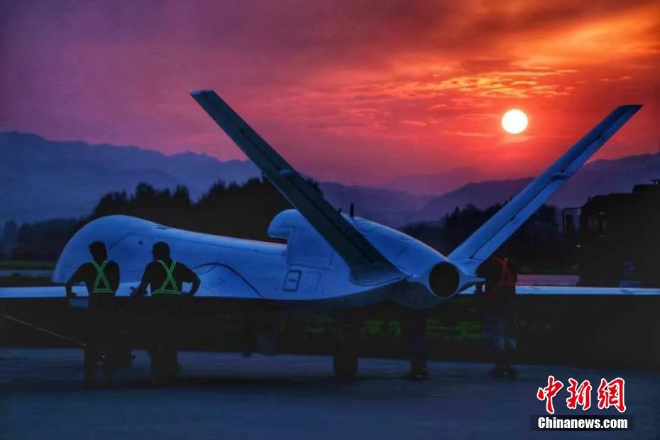 Drone chinês WJ-700 realiza primeiro voo