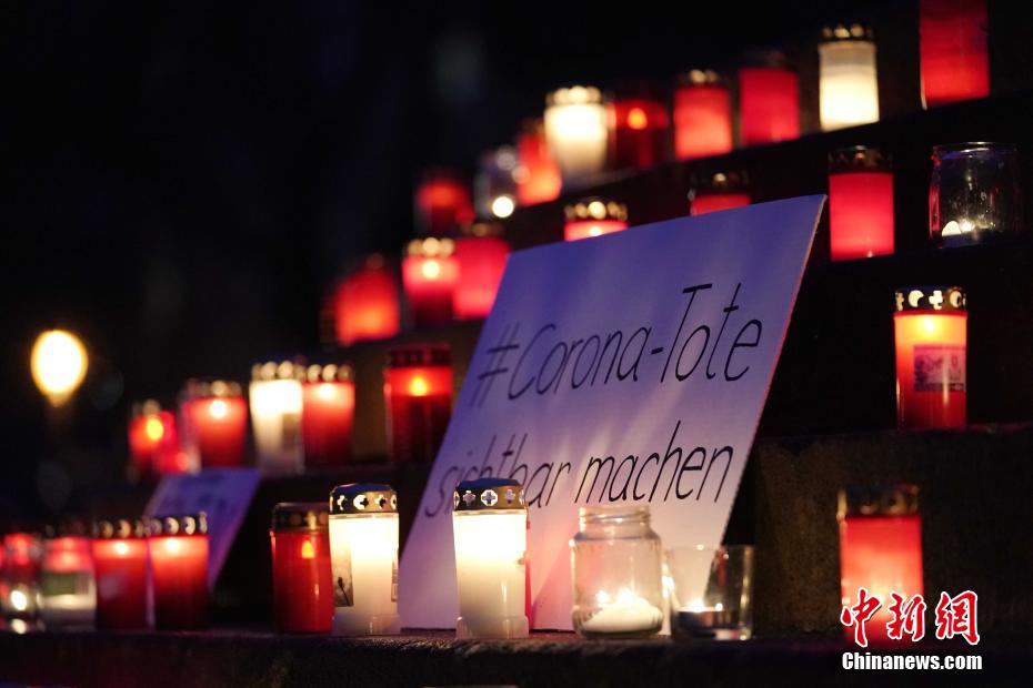 Alemanha: cidadãos de Berlim acendem luzes para homenagear vítimas da pandemia