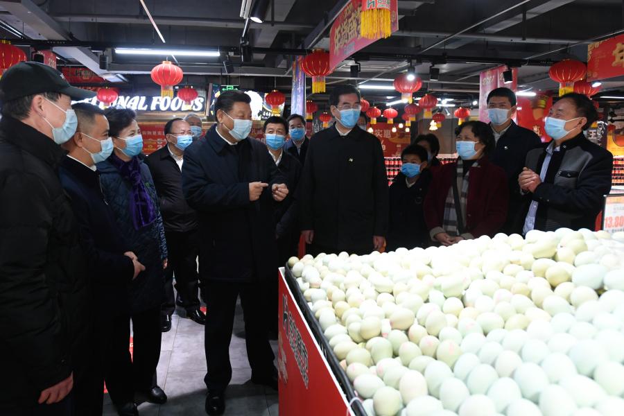 Xi visita supermercado e condomínio residencial em Guiyang